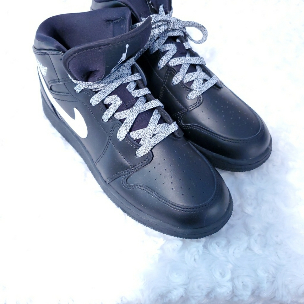 Air Jordan Youth 6.5Y Mid
